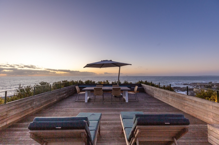 To Let 2 Bedroom Property for Rent in Bantry Bay Western Cape